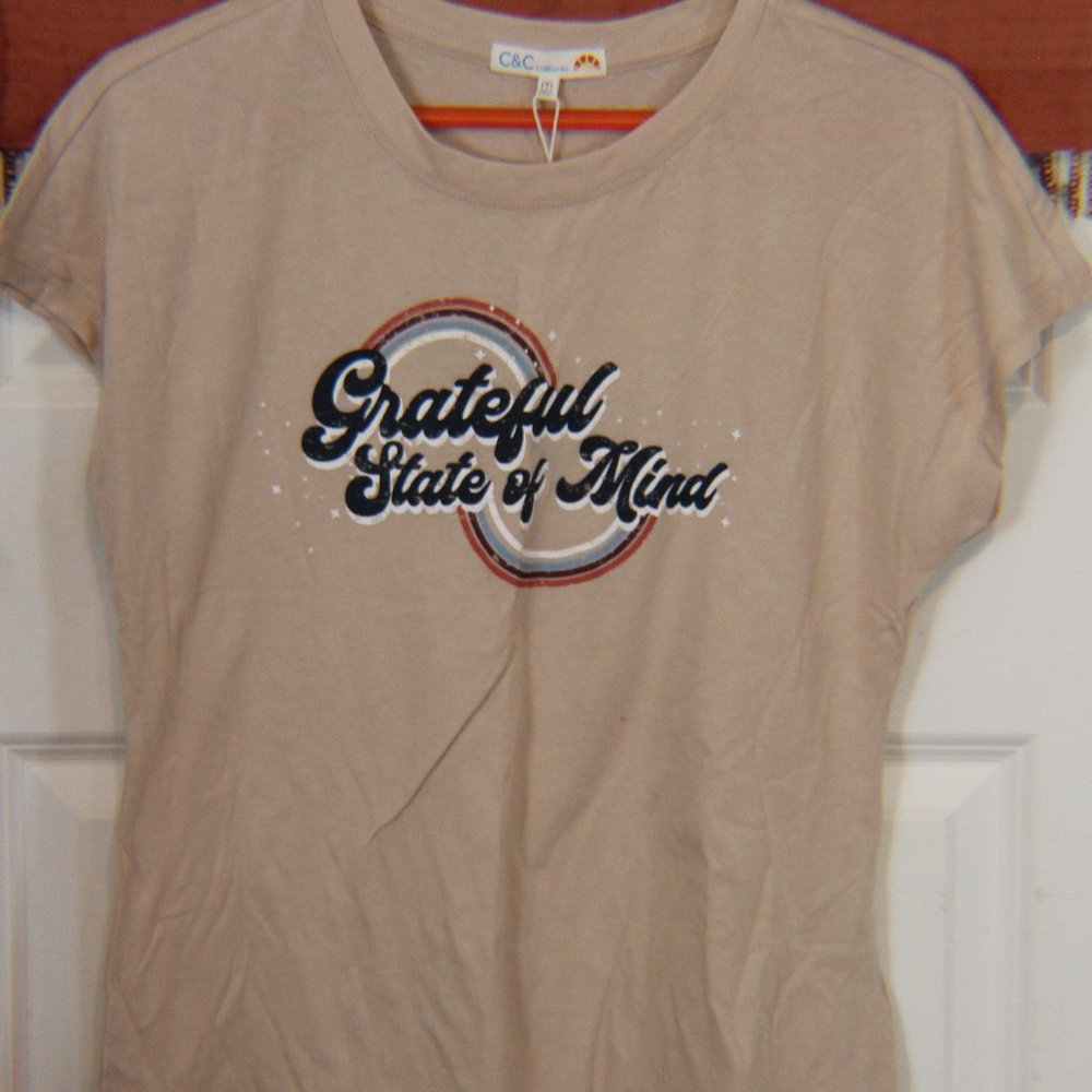 NWT C&C California beige T-shirt Size M GRATEFUL STATE OF MIND